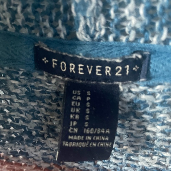 Gently used sweater - Picture 2 of 3